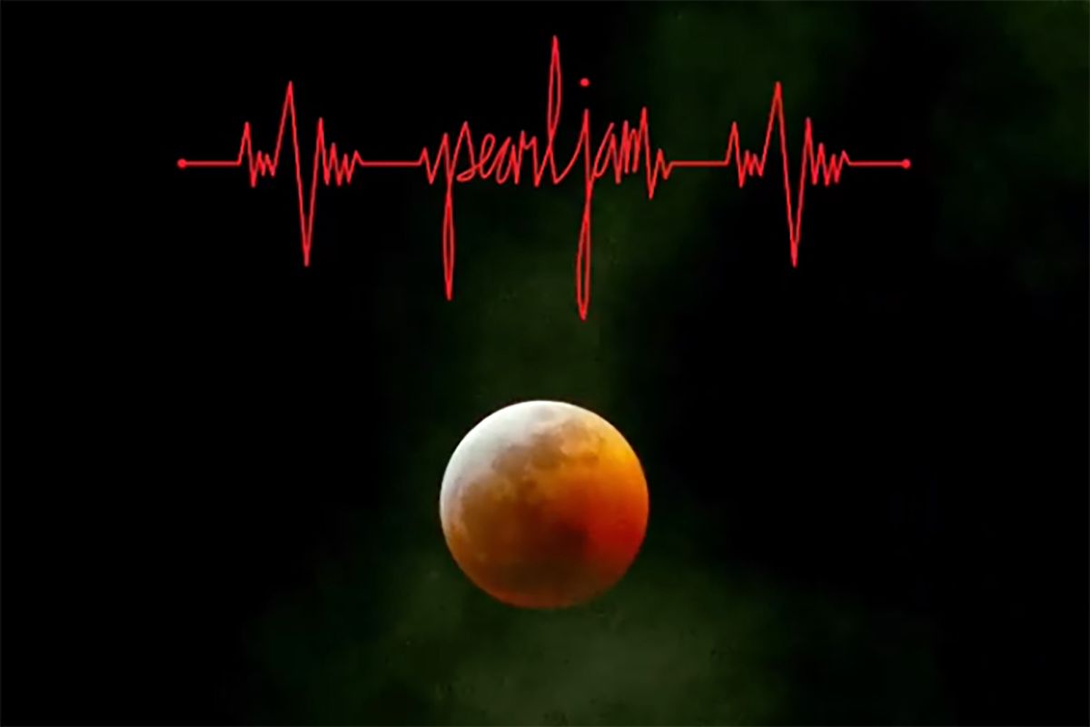 Pearl Jam tease 'Superblood Wolfmoon' with augmented reality
