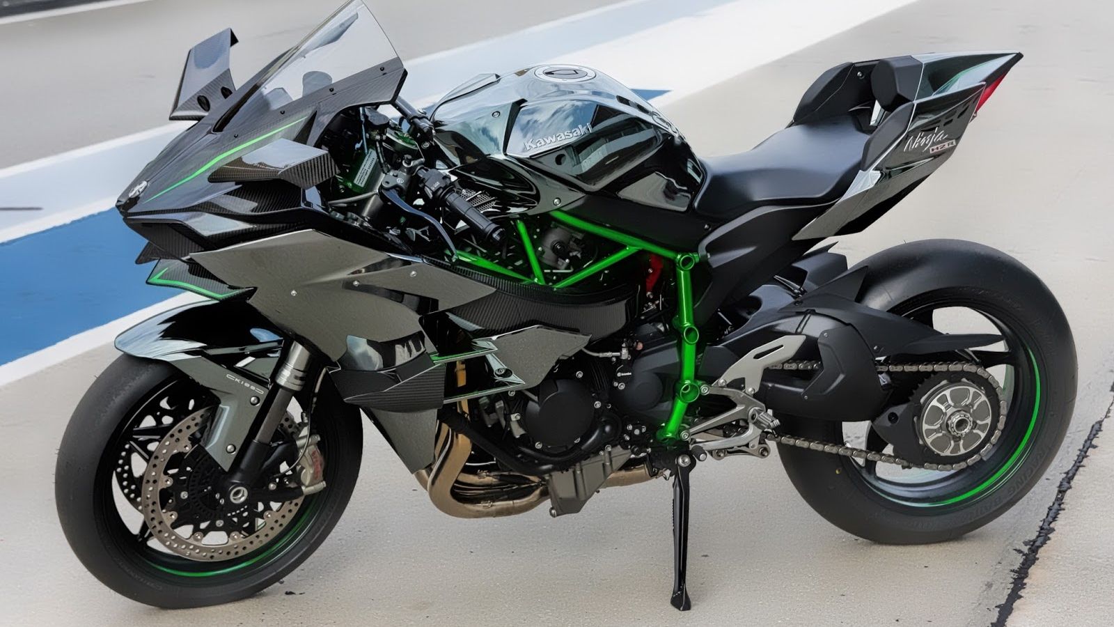 Free download Kawasaki Ninja H2R HD Wallpaper [1600x960]