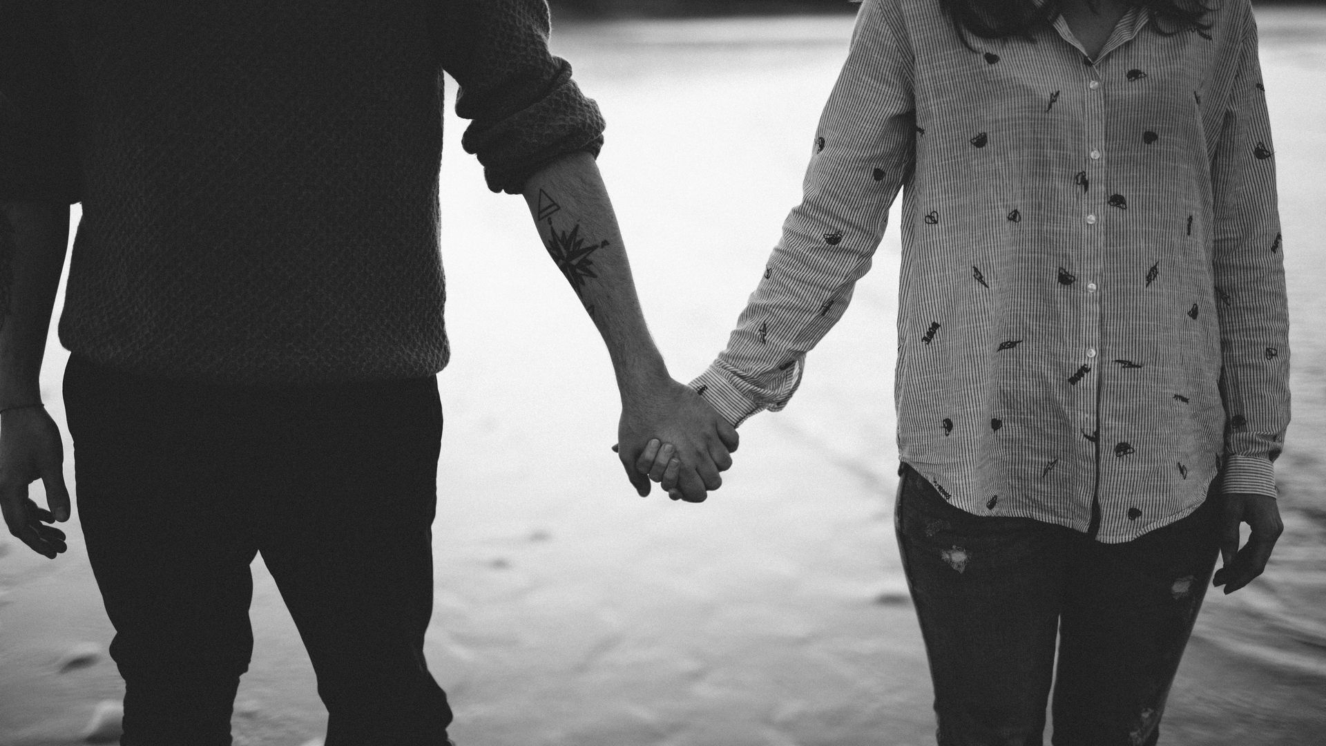 Wallpaper Hands, Couple, Bw, Love Pic HD Black And White