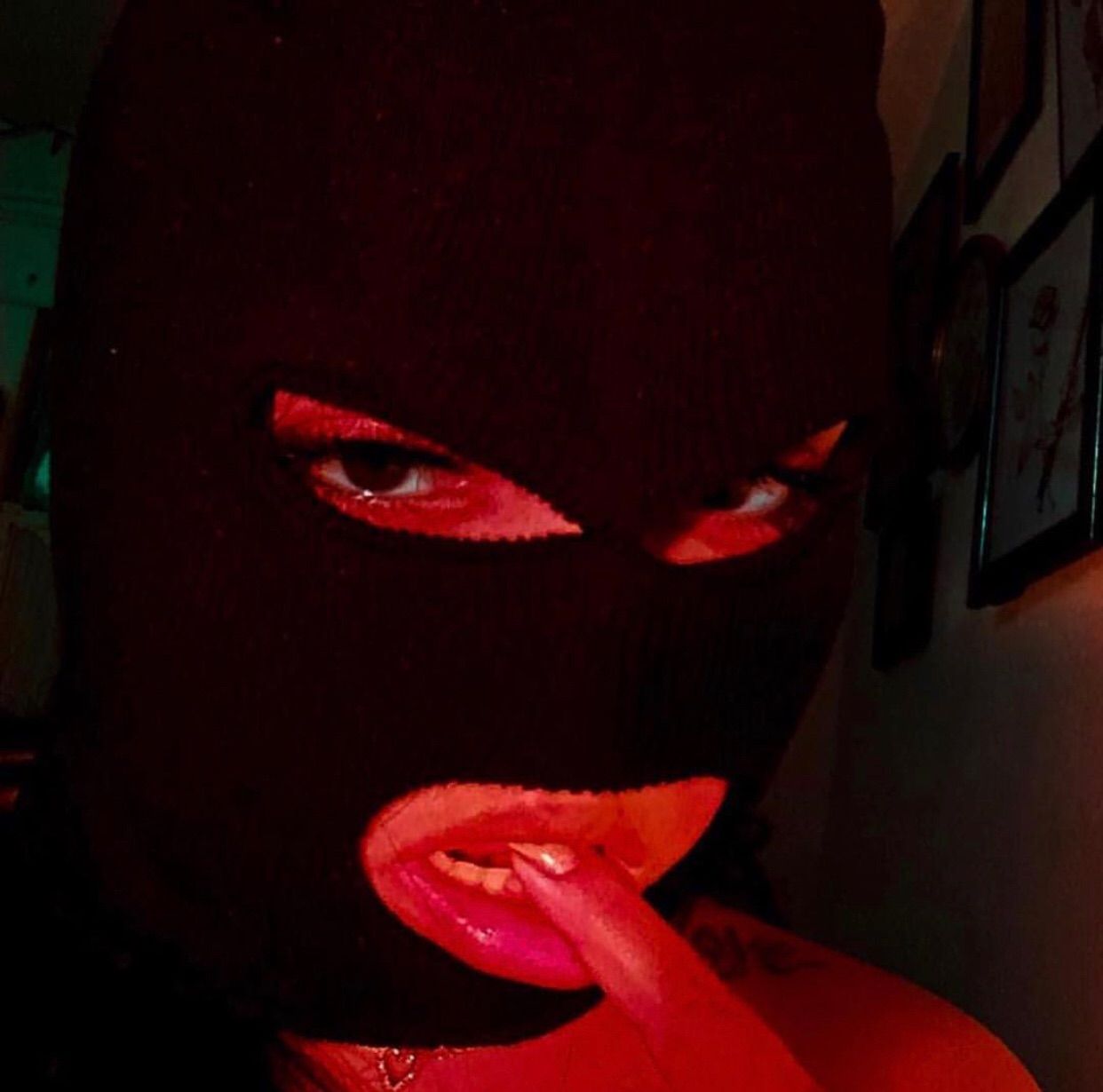 Baddie Ski Mask Aesthetic Boy - Comprazer Wallpaper