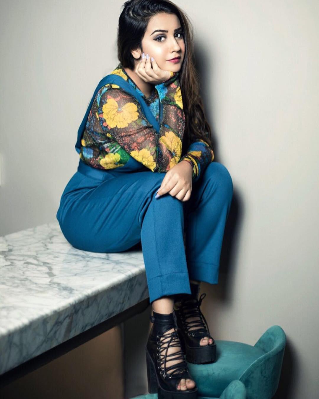 Roshni Walia HD Wallpaper for Android