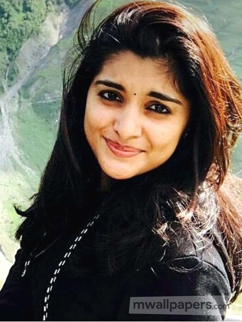 Nivetha Thomas HD Image Wallpaper (932x1242)