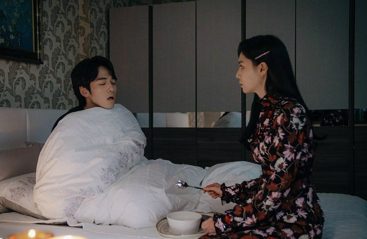 Seo Ji Hye Nurses A Sick Kim Jung Hyun In “Crash Landing On You