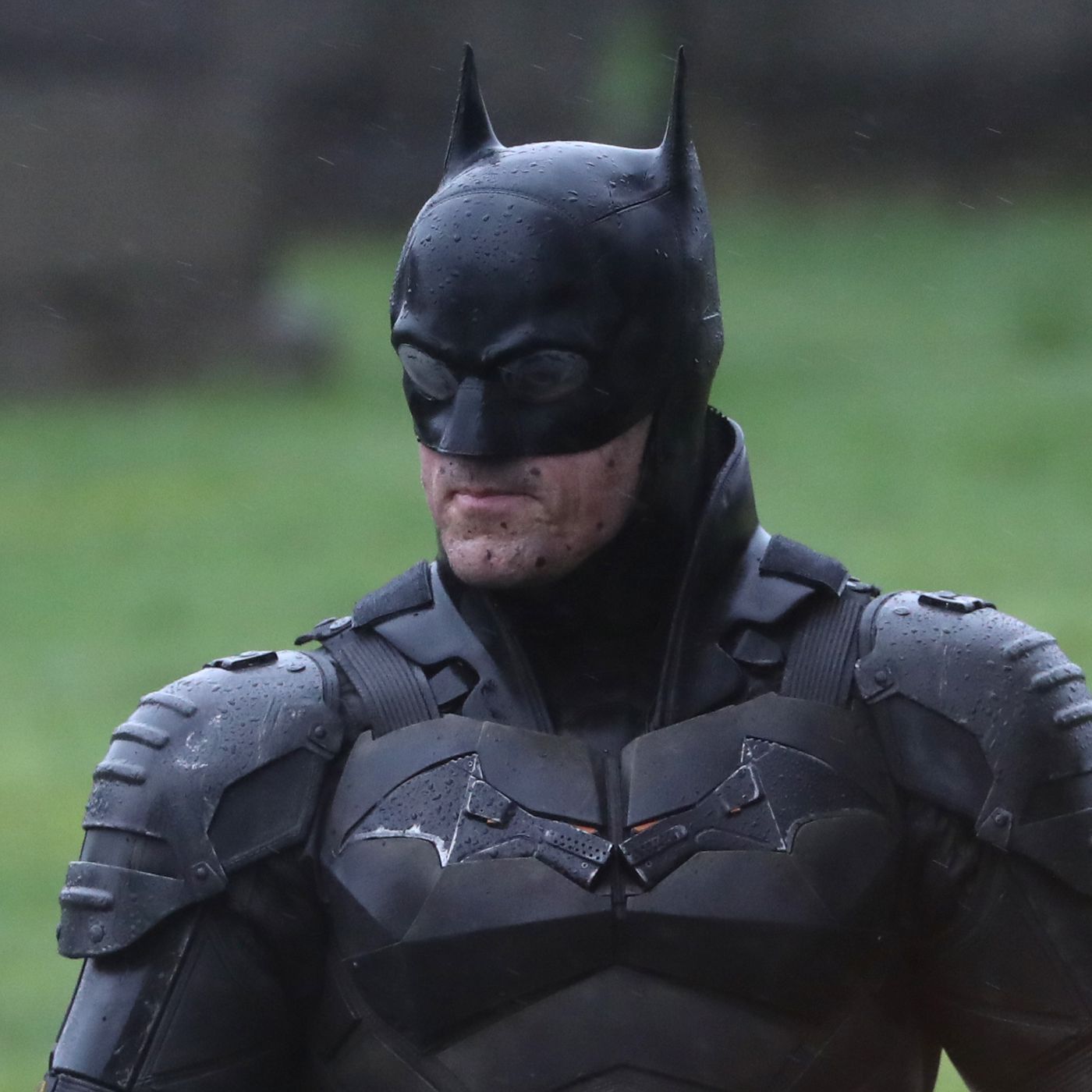 The Batman Set Photo Reveal Pattinson's Full Costume And Bat Bike