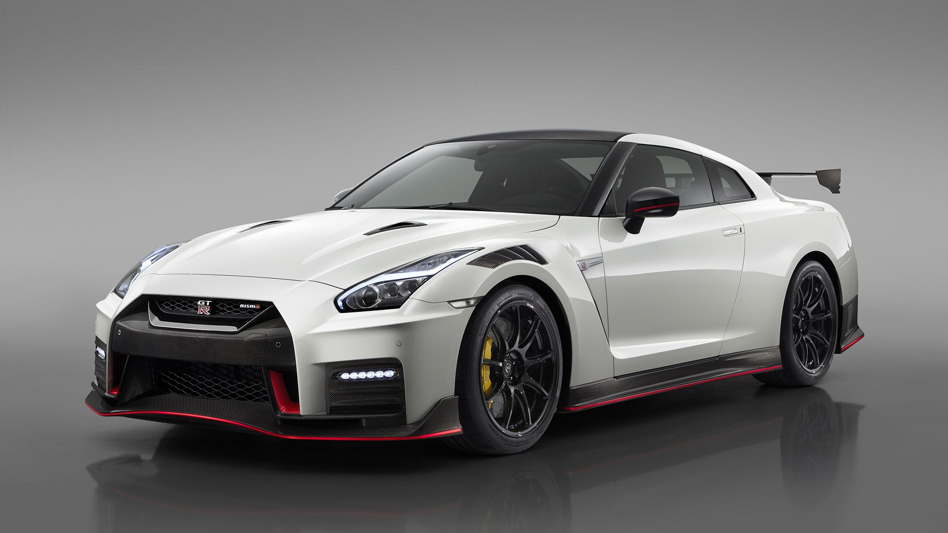 Nissan GT R Nismo Wallpaper, Specs & Videos