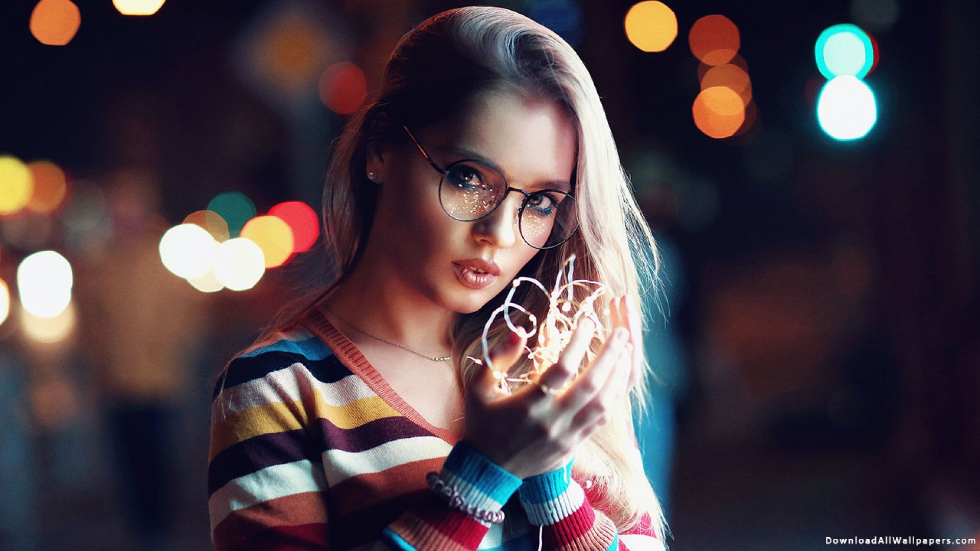 Beautiful Girl In Spectacles Holding Fairy Light, Girl Holding