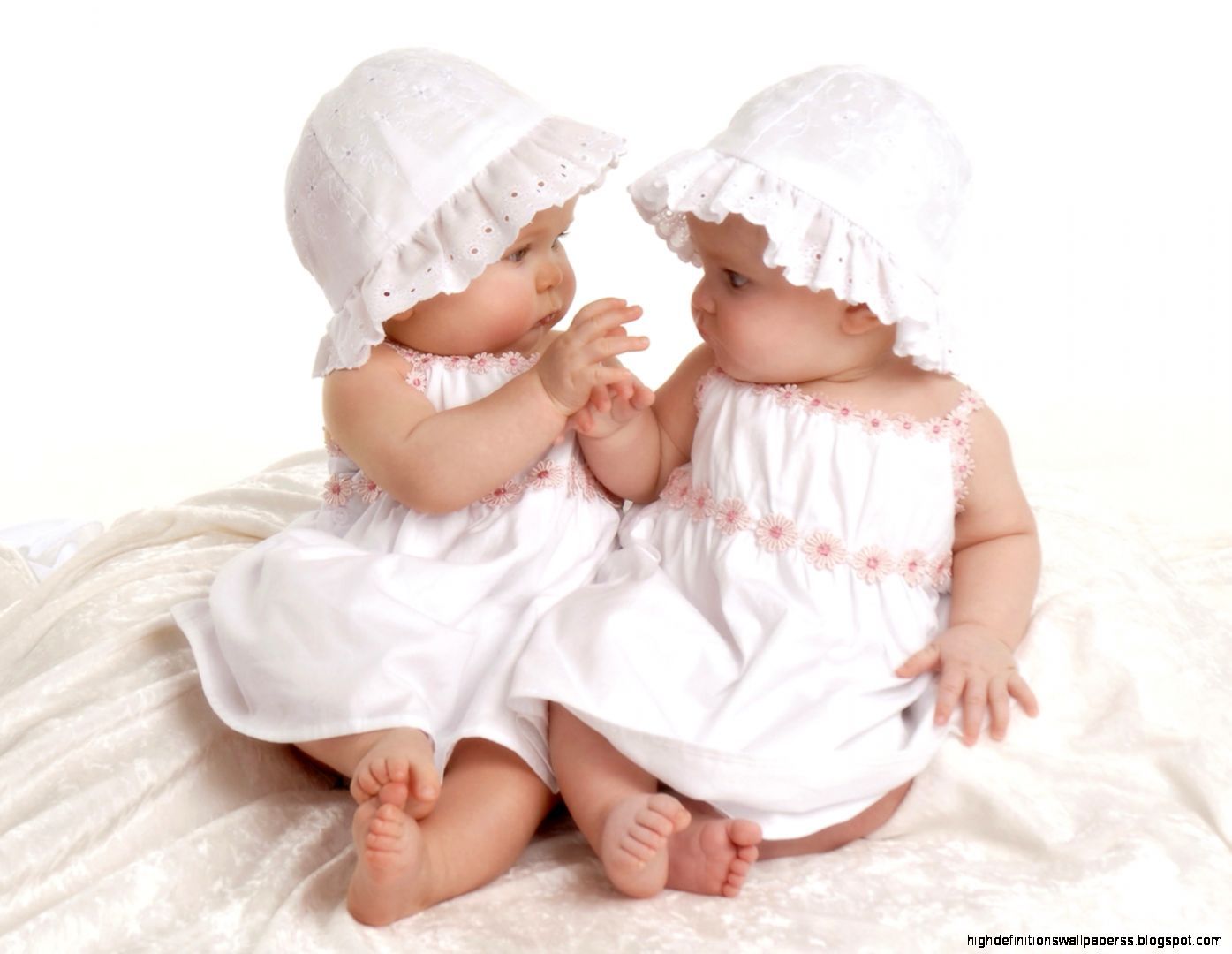 Cute Twin Baby Girl HD Desktop Wallpaper. High Definitions