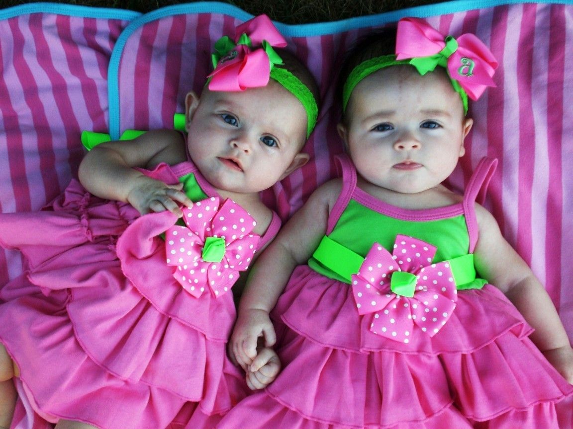 Download Wallpaper Cute Twins Baby Baby
