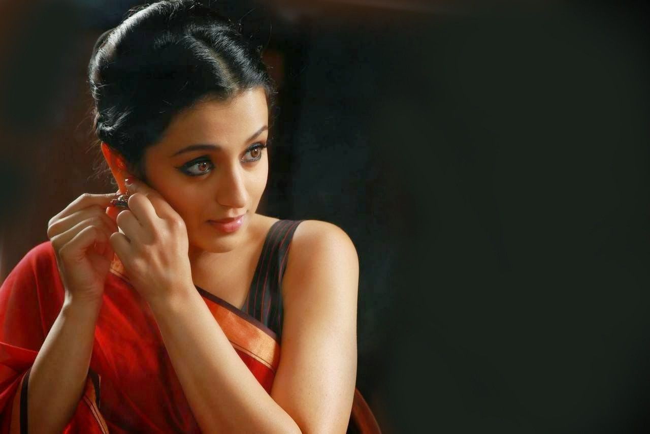 Telgu Actress Trisha Krishnan Hot Photo HD Wallpaper