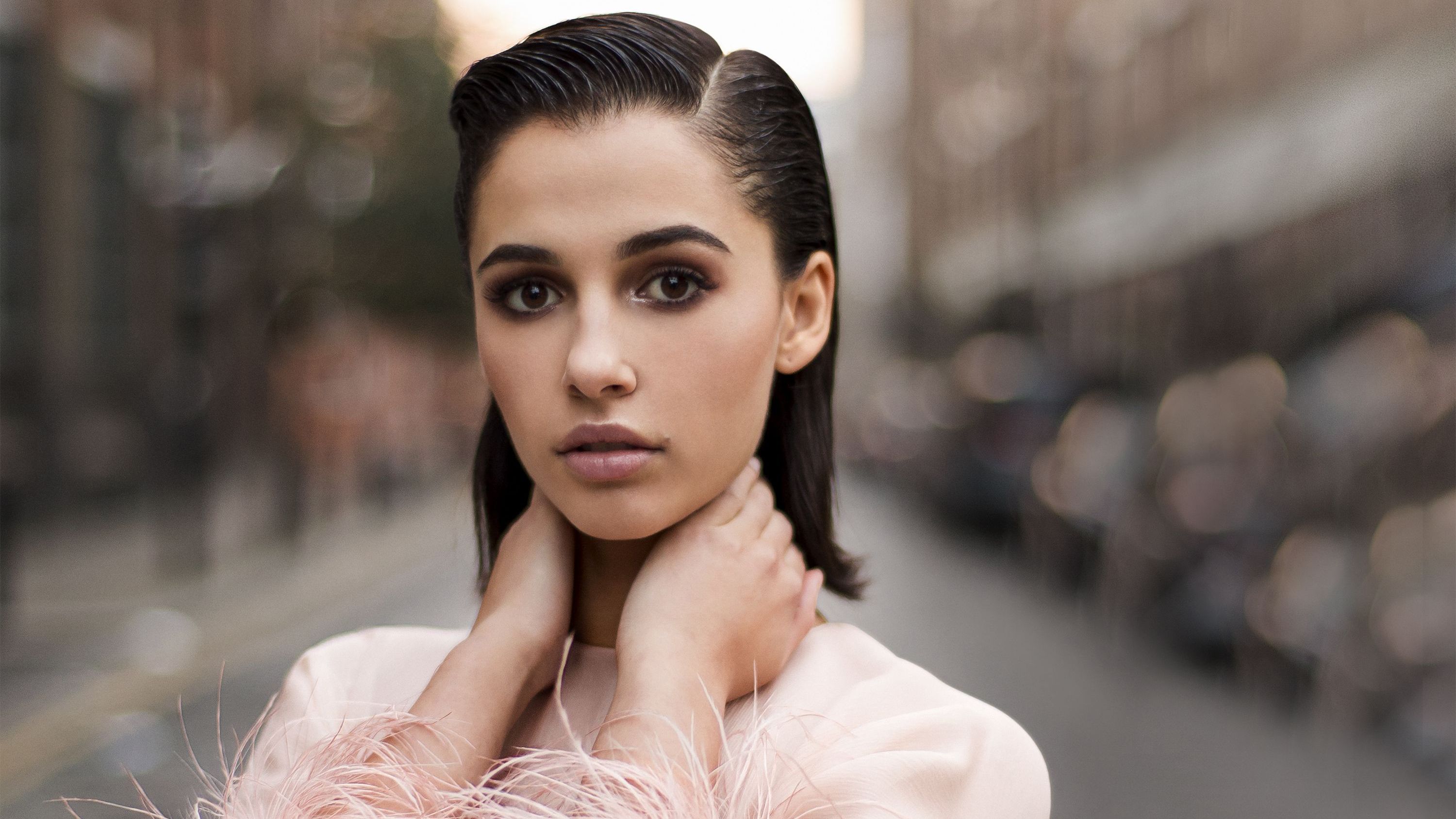 Naomi Scott Desktop Wallpapers - Wallpaper Cave