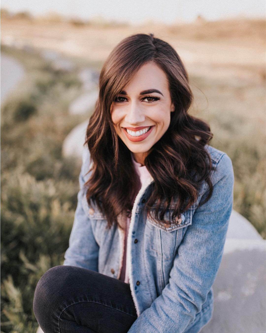 Hot Picture Of Colleen Ballinger Will Hypnotise You With Her