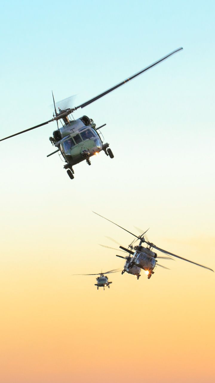 Military Sikorsky UH 60 Black Hawk (720x1280) Wallpaper
