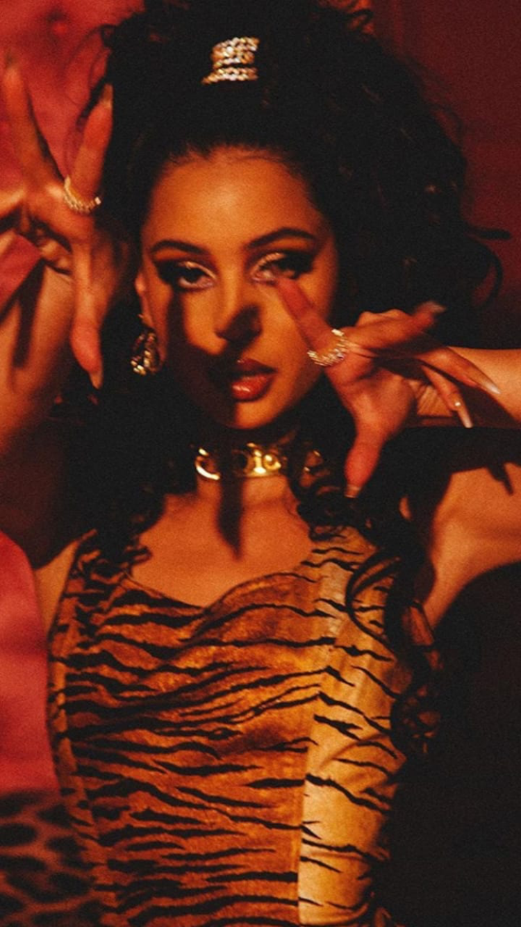 Alexa Demie Luks. Alexa, Retro aesthetic