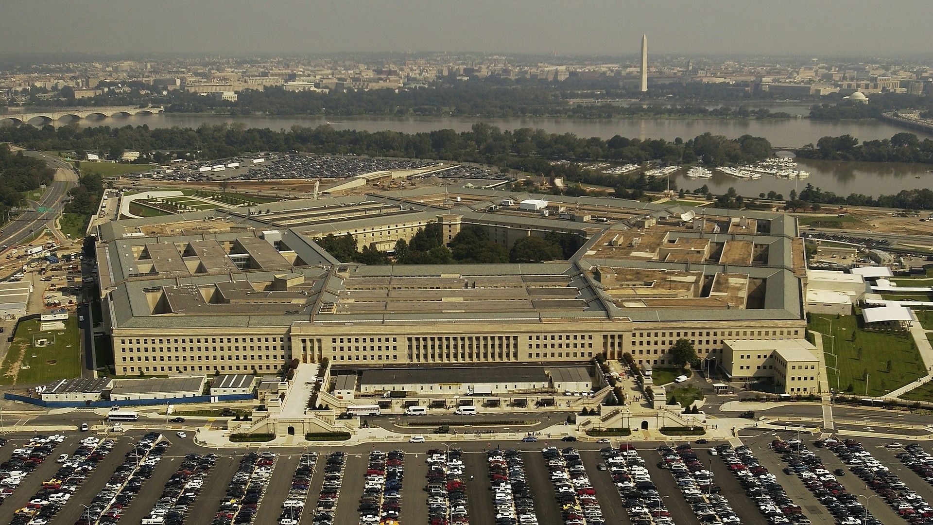 The battle for the Pentagon's $10bn cloud contract