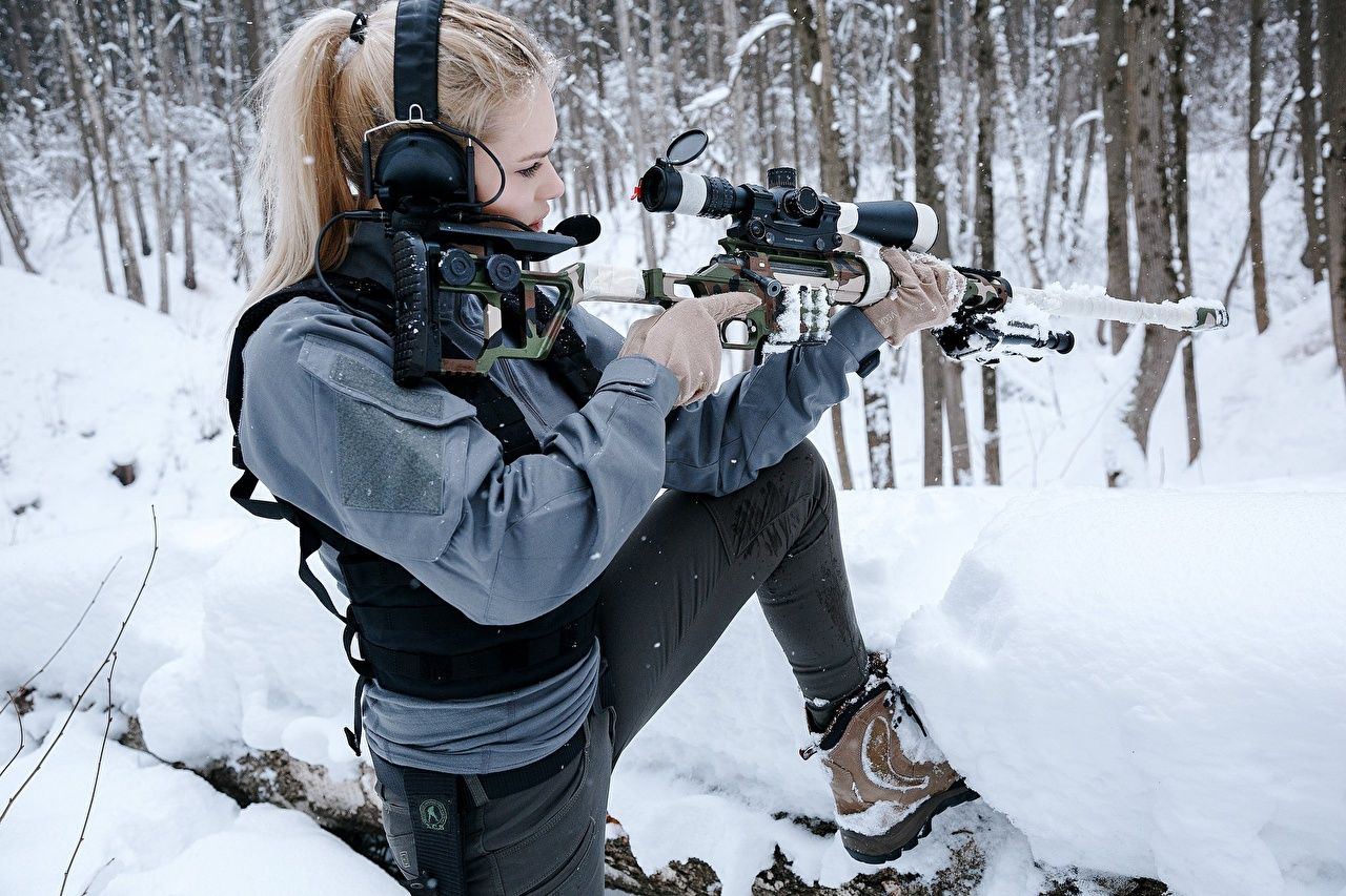 Photos Sniper Rifle Snipers Headphones Blonde Girl DVL 10 M2 Urbana