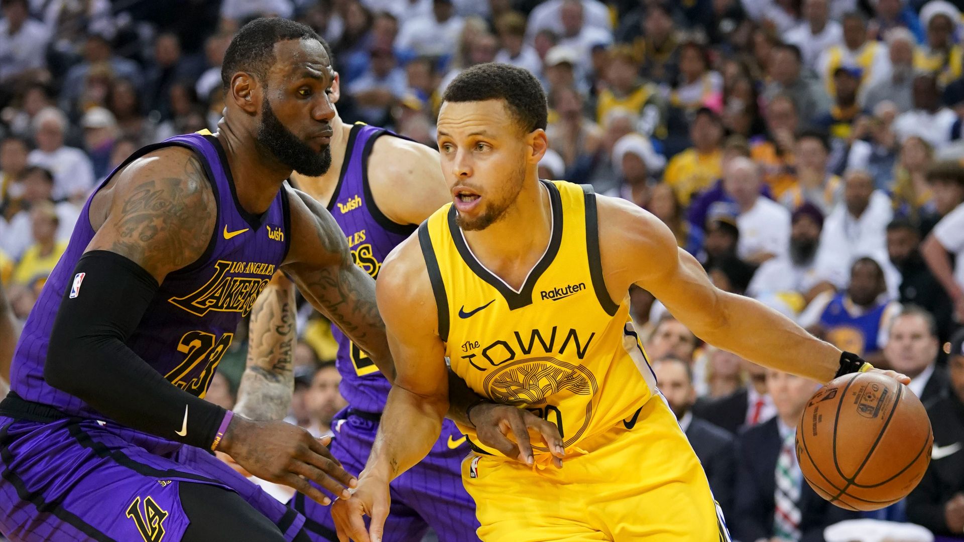LeBron James gives well wishes to Steph Curry after Warriors star