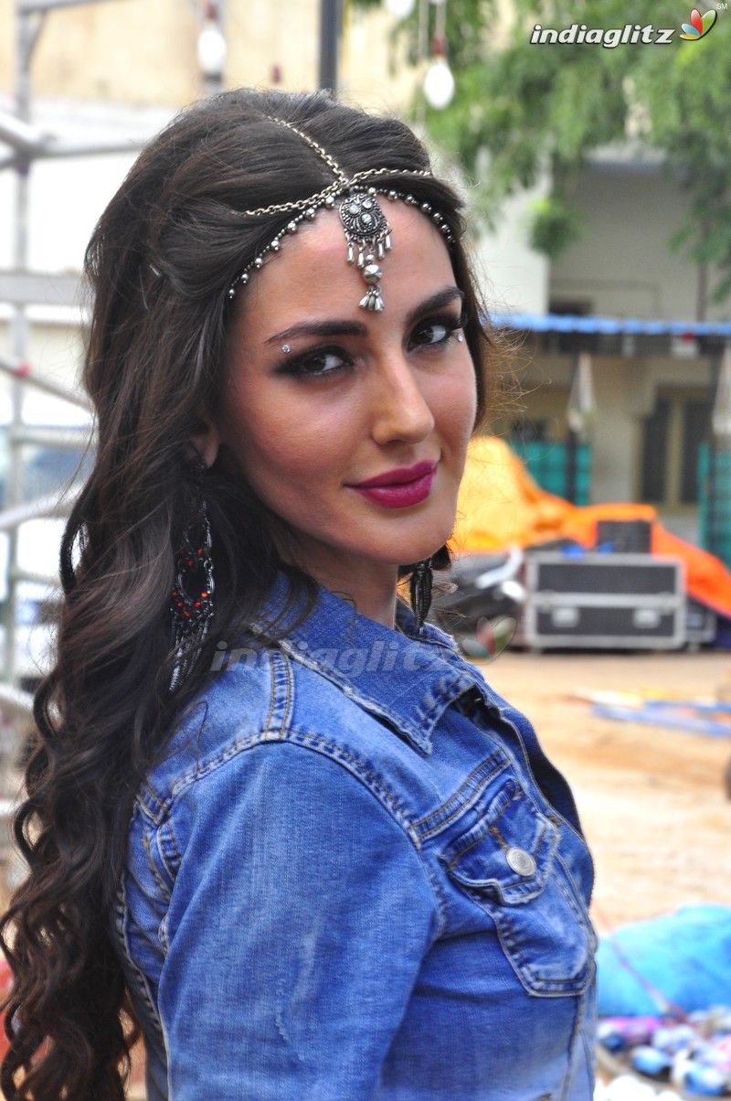 Farah Karimi Photo Actress photo, image, gallery