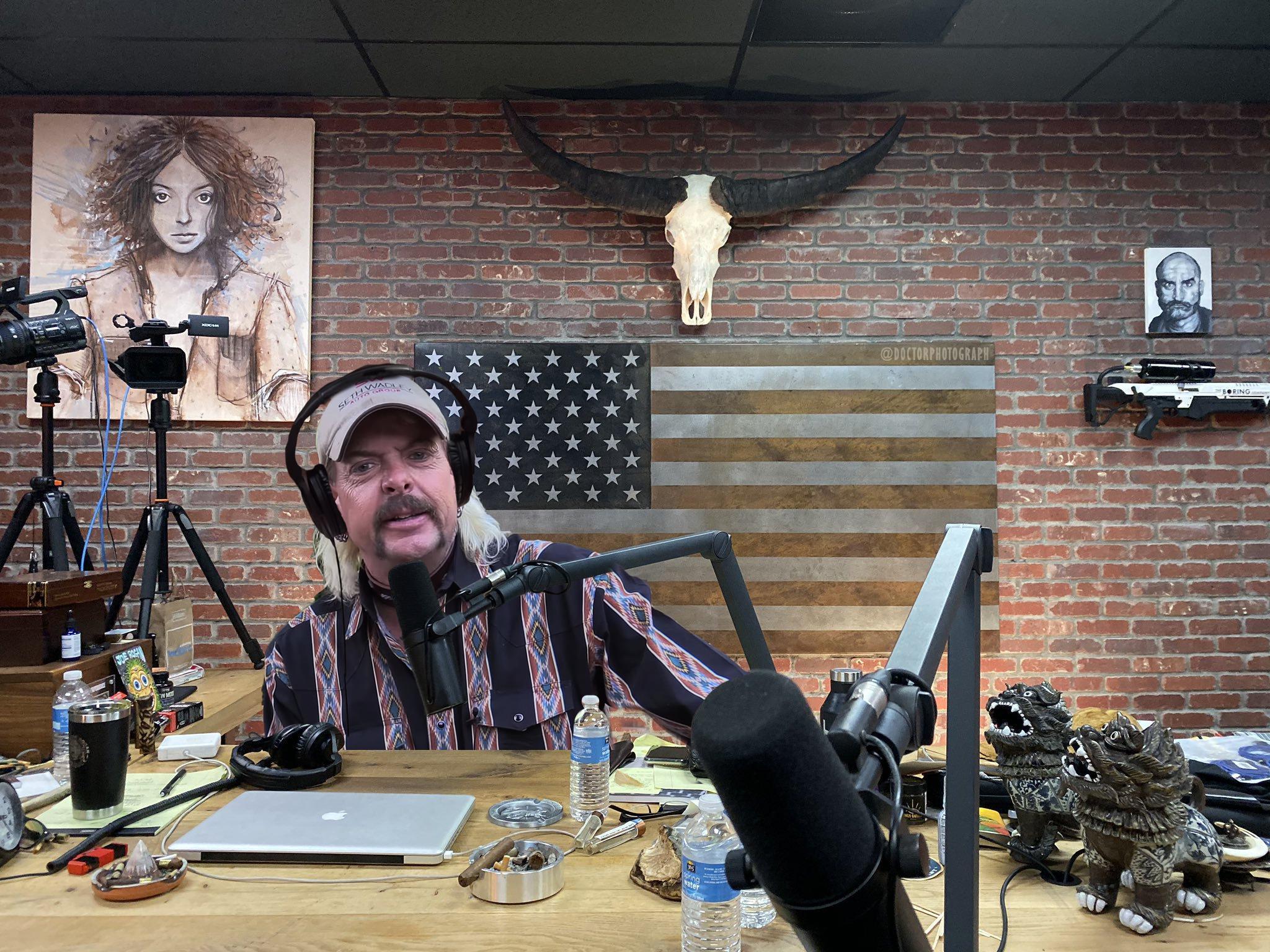 In An Alternate World: The Joe Exotic Experience. R TigerKing