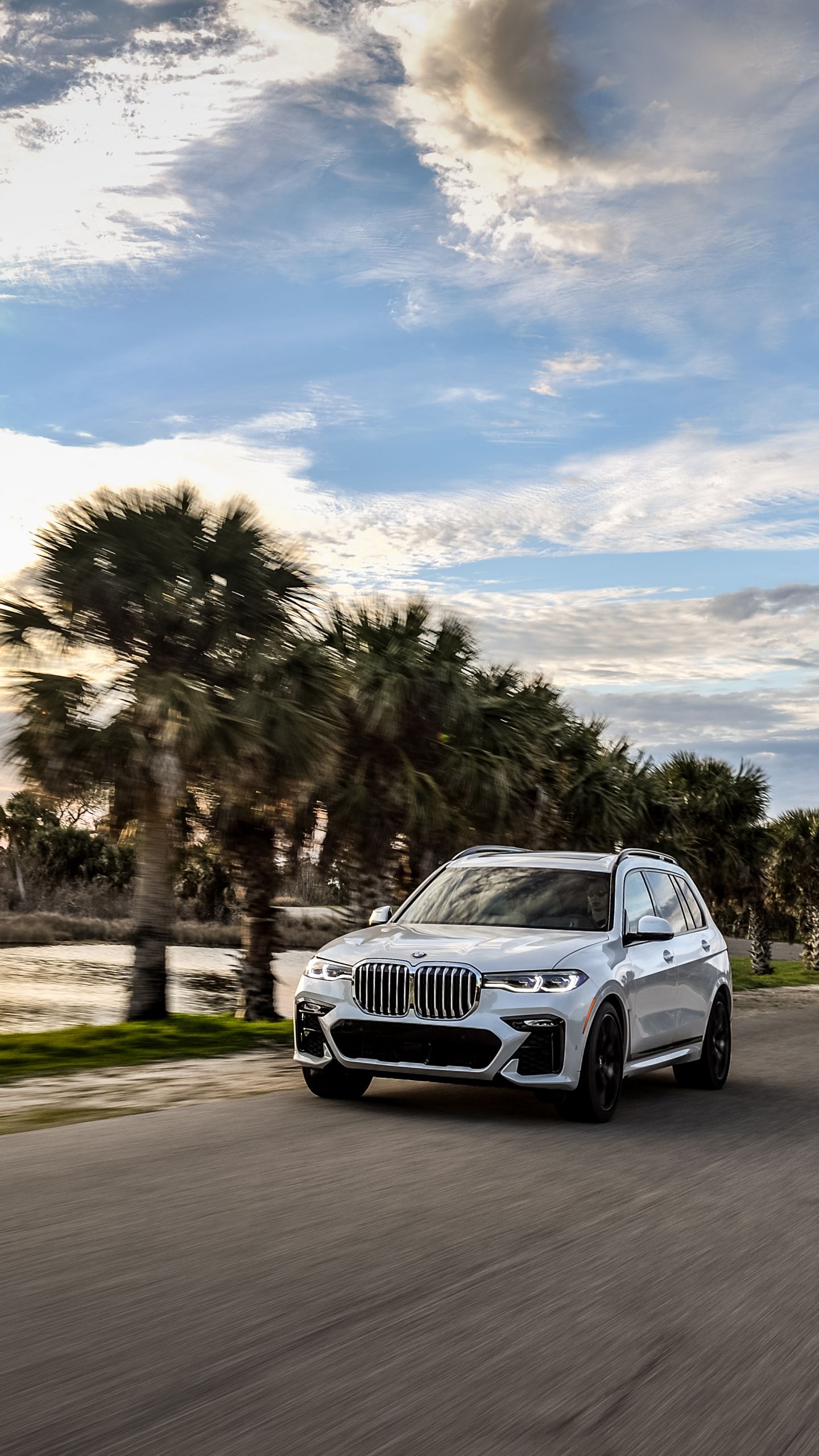 Vehicles BMW X7 (1440x2560) Wallpaper