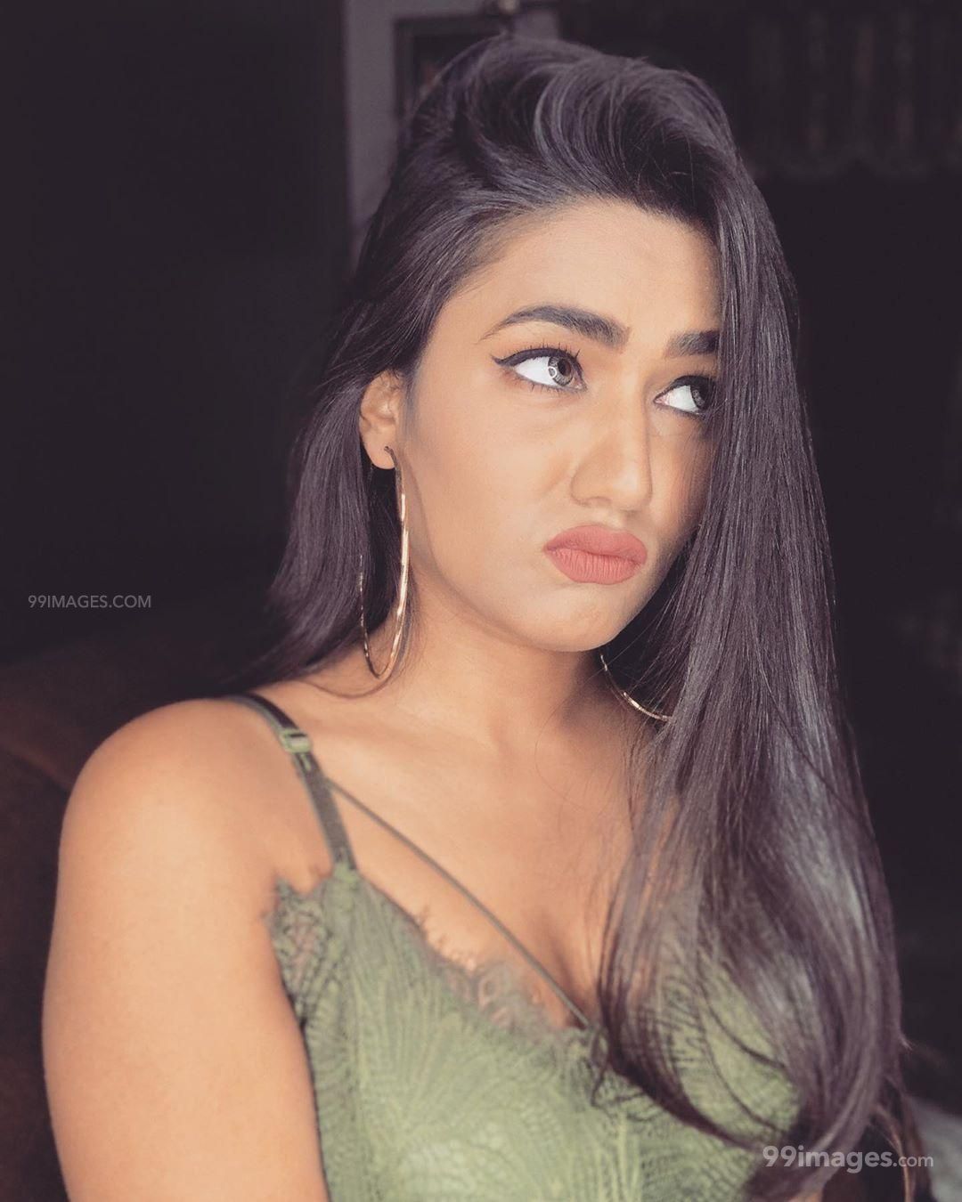 ✅ Garima Chaurasia Hot HD Photo & Wallpaper for mobile