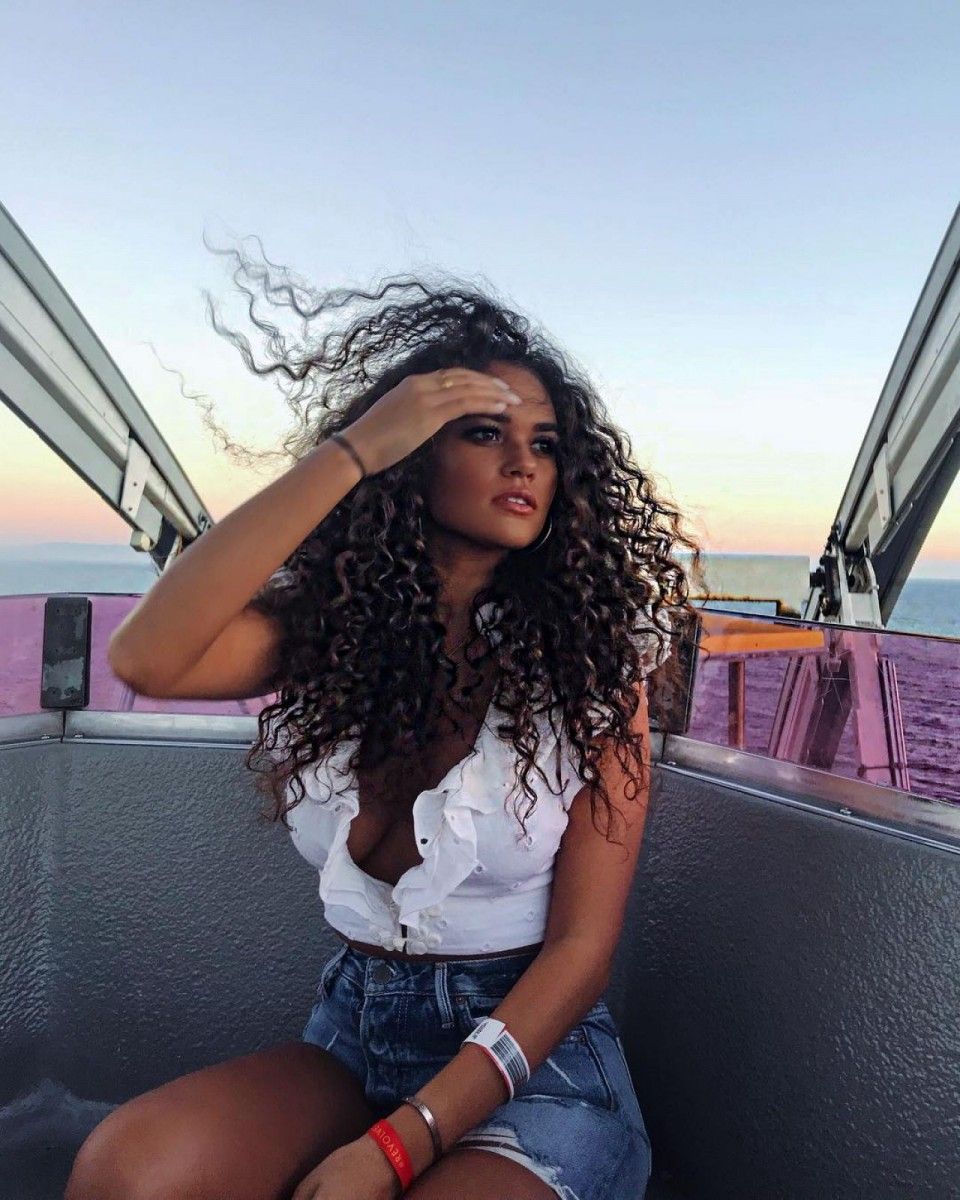 Madison Pettis wallpaper