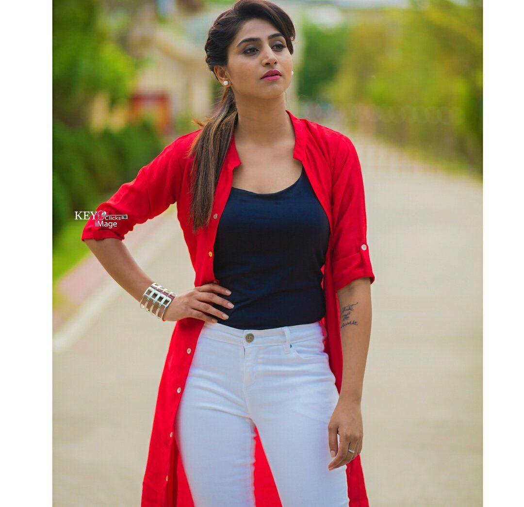 Anchor Varshini Sounderajan Latest Photohoot Stills