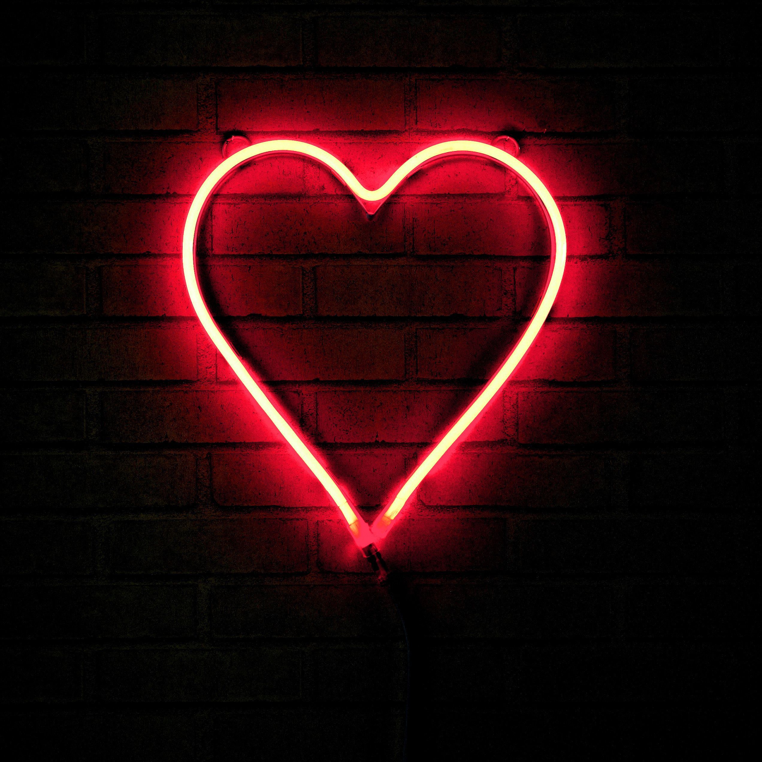 Retro Red Heart Aesthetic Neon Wallpapers - Wallpaper Cave Source: wallpape...