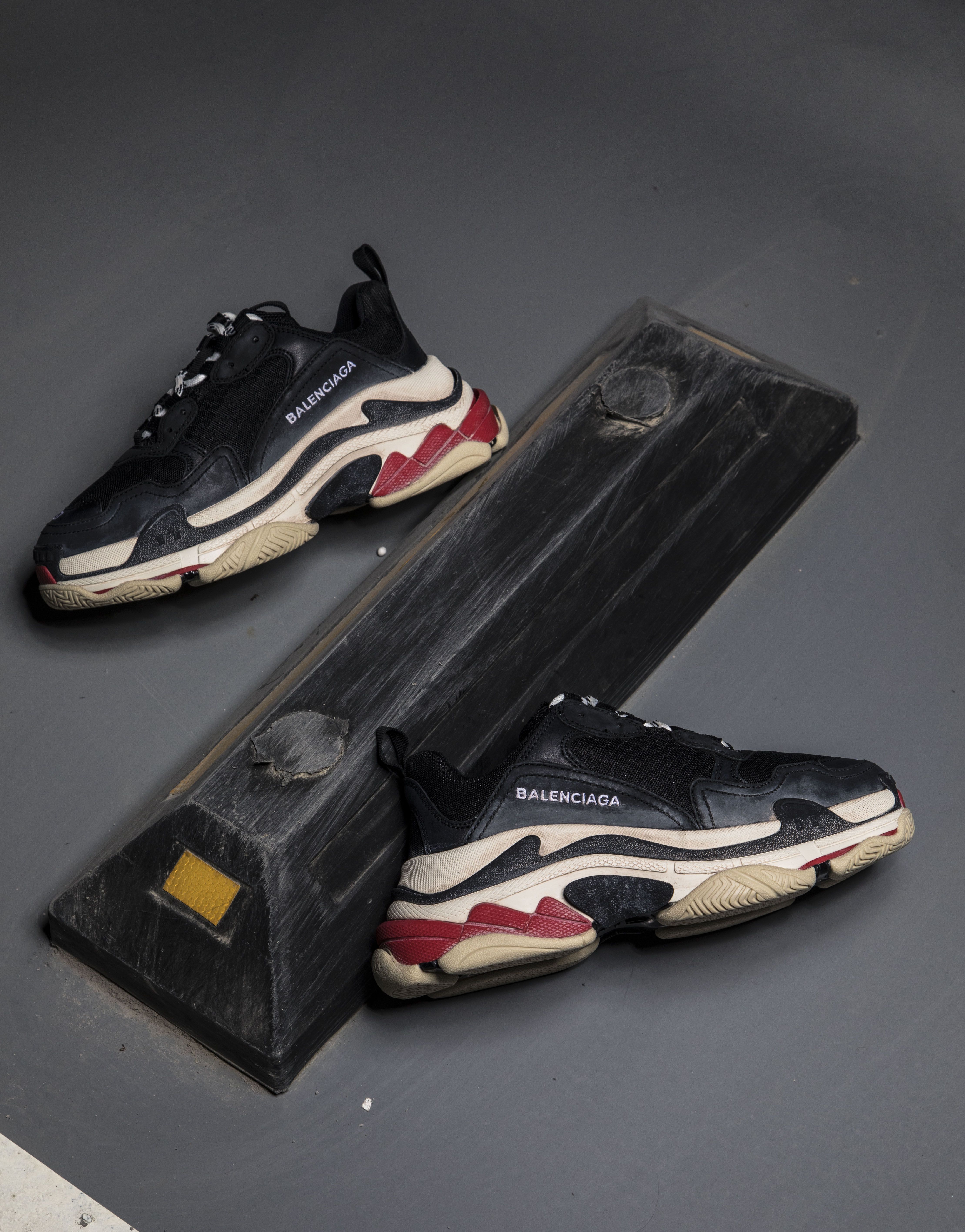 Balenciaga Triple S TRAINER Chunky Sneaker SHOES Black Red