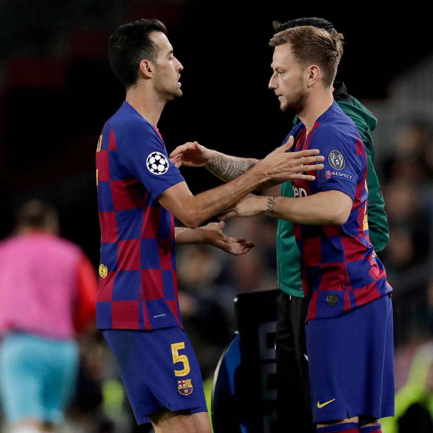 Barcelona announce Rakitic, not Busquets, starts in the midfield