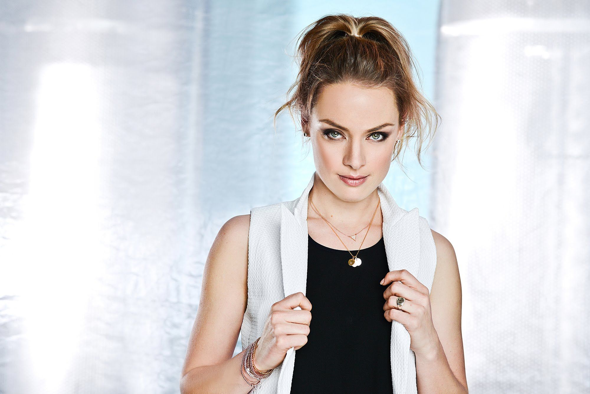 Rachel Skarsten Wallpaper Background 55953 2000x1335px