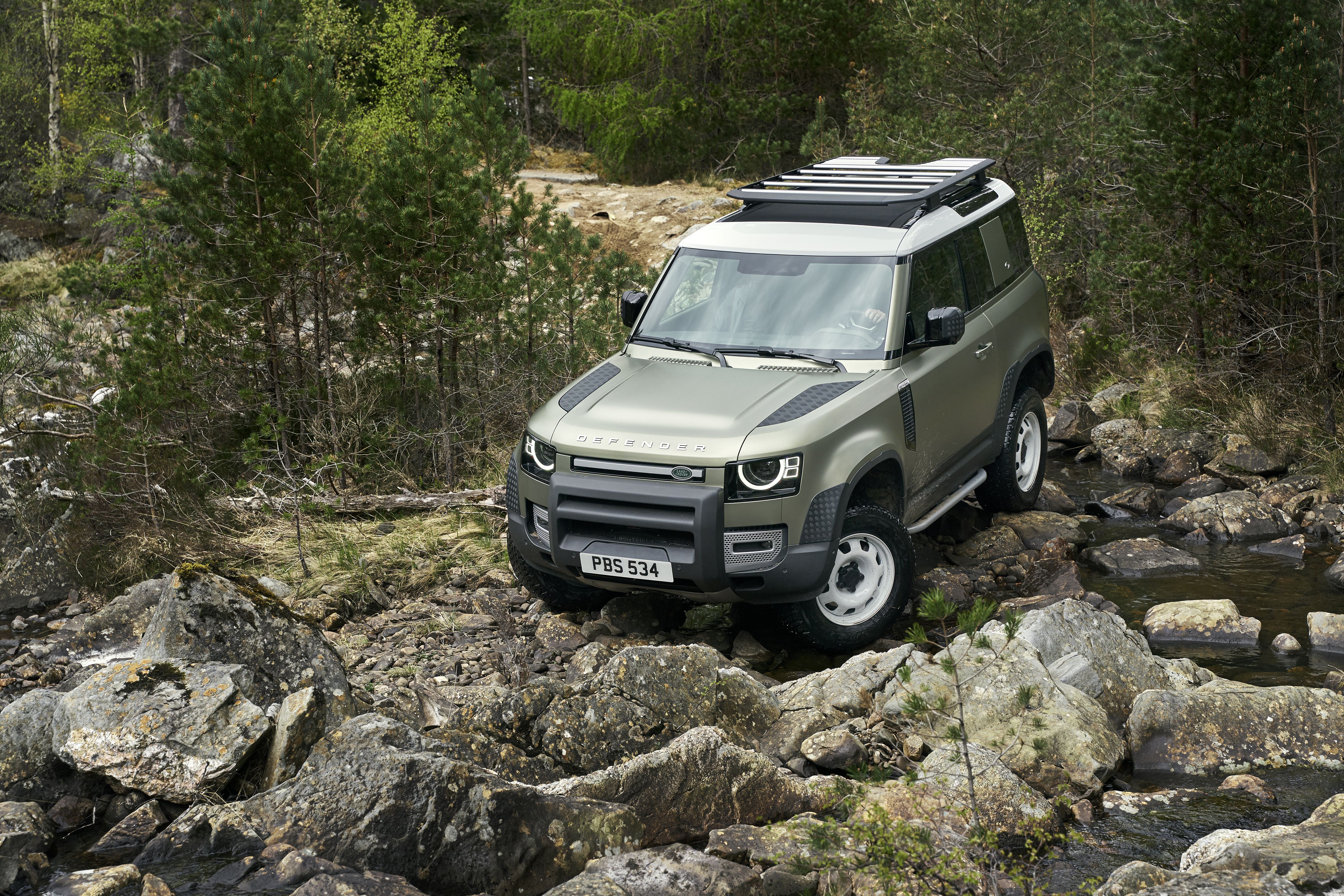 OVERVIEW: INTRODUCING THE NEW LAND ROVER DEFENDER. Land Rover
