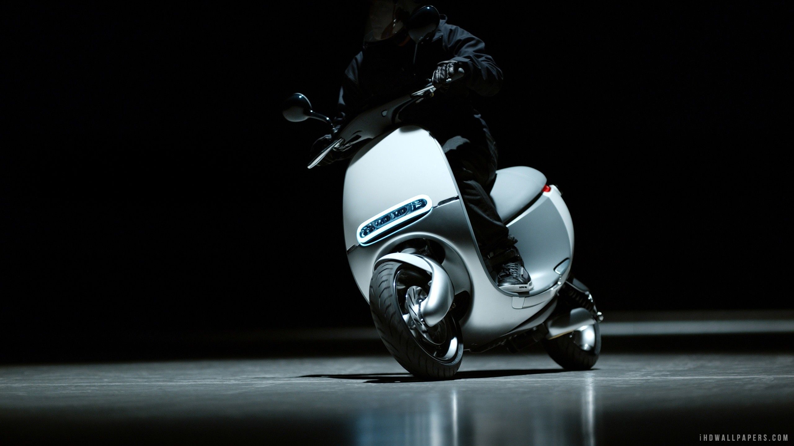 REVIVAL ELECTRIC SCOOTER BOSCH from Scootarelli - Scootamore