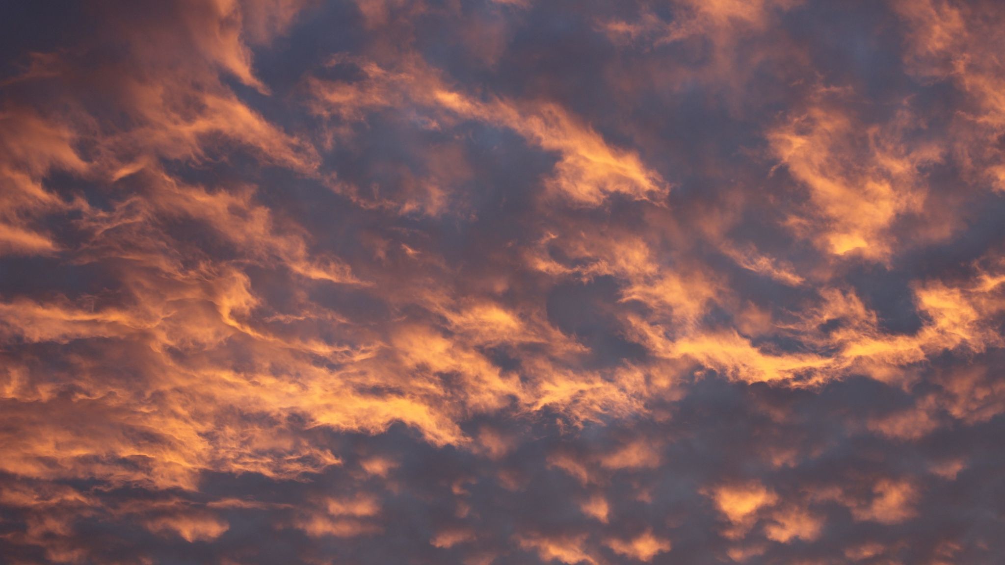 Download wallpapers 2048x1152 sky, clouds, evening, pink, yellow