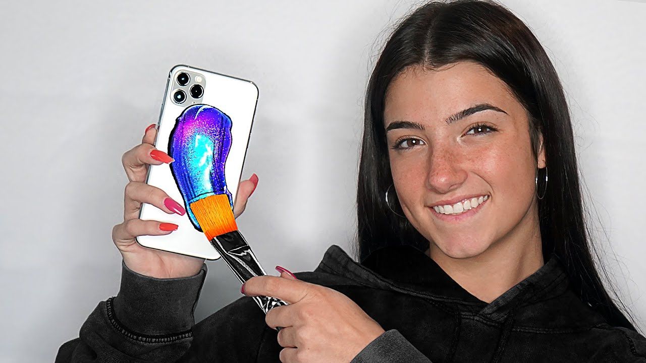 Surprising Charli D'Amelio With 20 Custom iPhone 11s!!