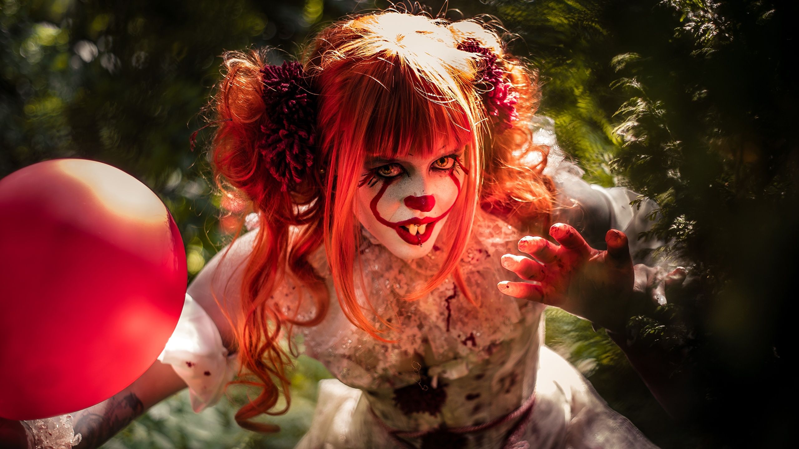 Photo scary Redhead girl Cosplay clowns Hair Girls 2560x1440