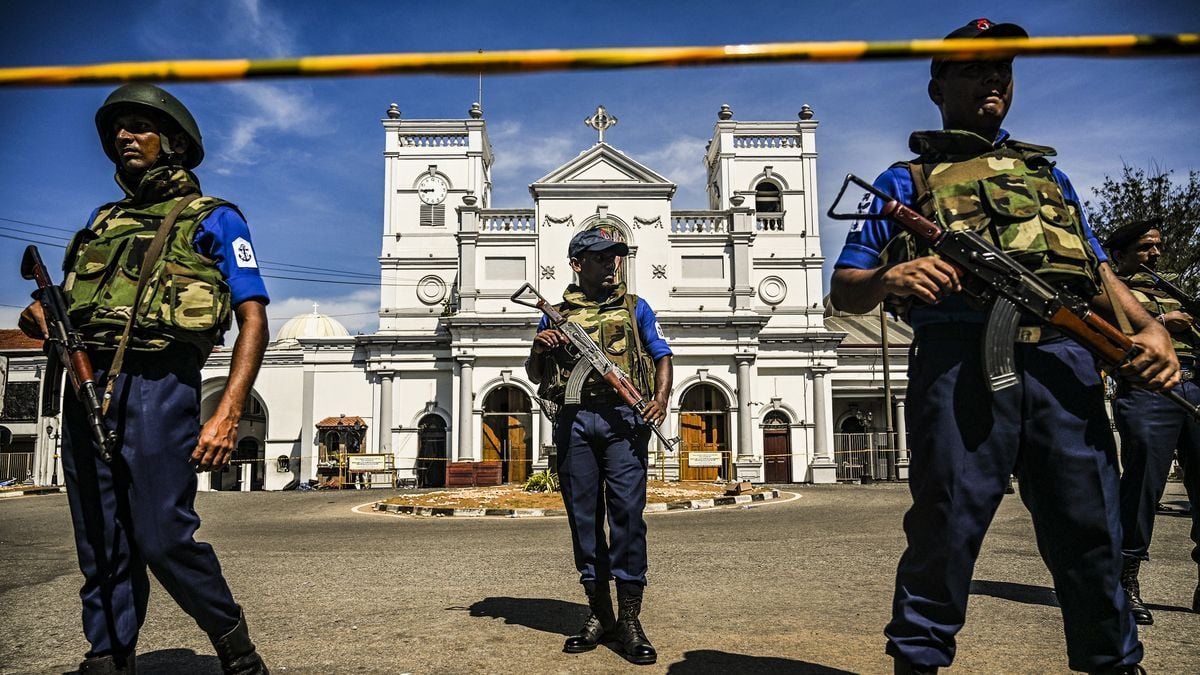 Sri Lanka Easter bombings, in 22 photo