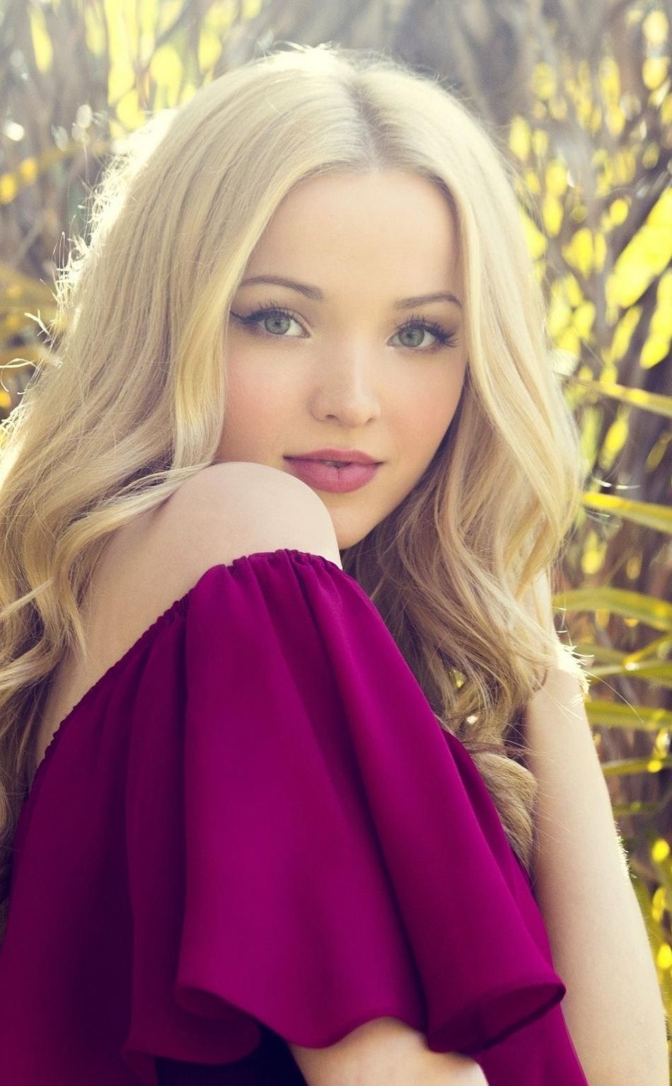 Hot and bold, actress, celebrity, Dove Cameron, 950x1534 wallpaper