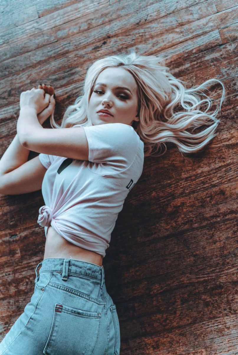 Dove Cameron wallpaper