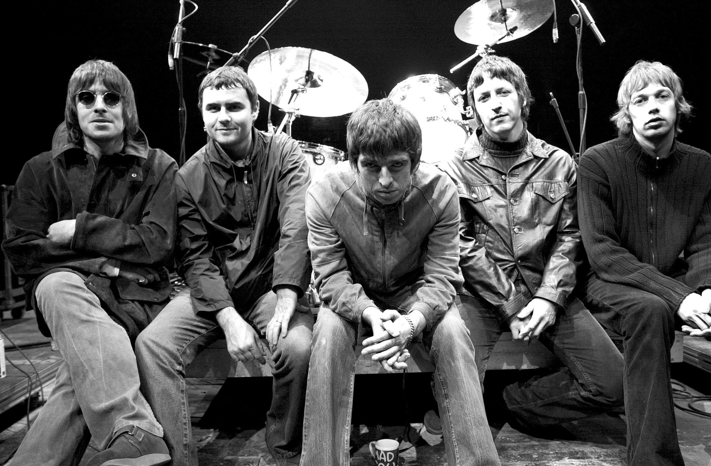 Oasis black wallpaperlockscreen liam gallagher by lilium622  Oasis  music Oasis lyrics Oasis band