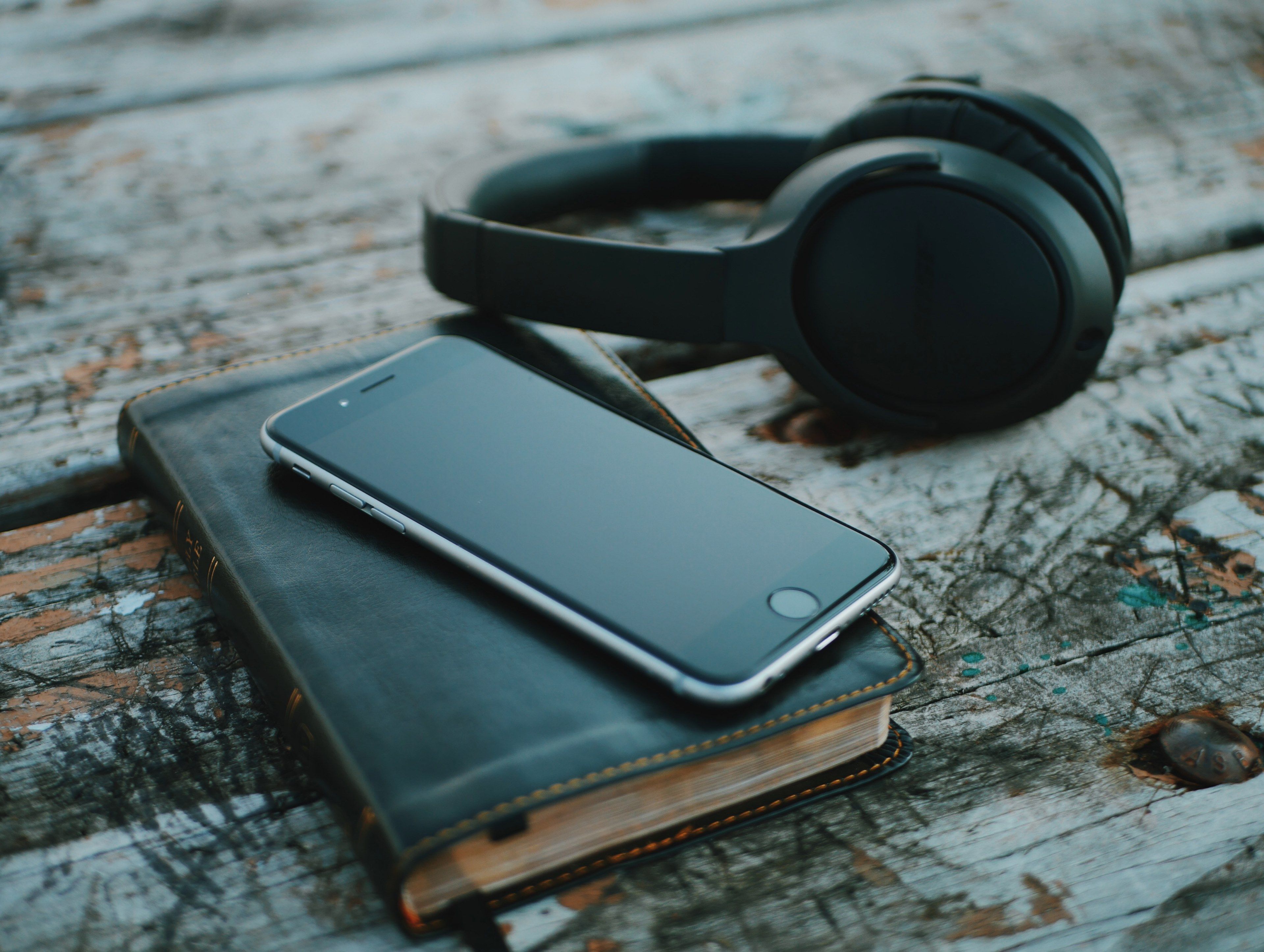 iphone headphone book and wood HD 4k wallpaper and background