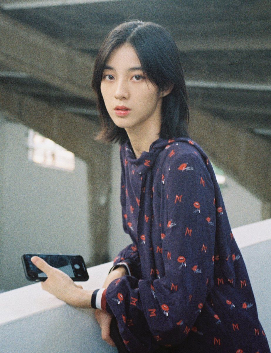 e peng, 1996 graduated from beijing dance academy