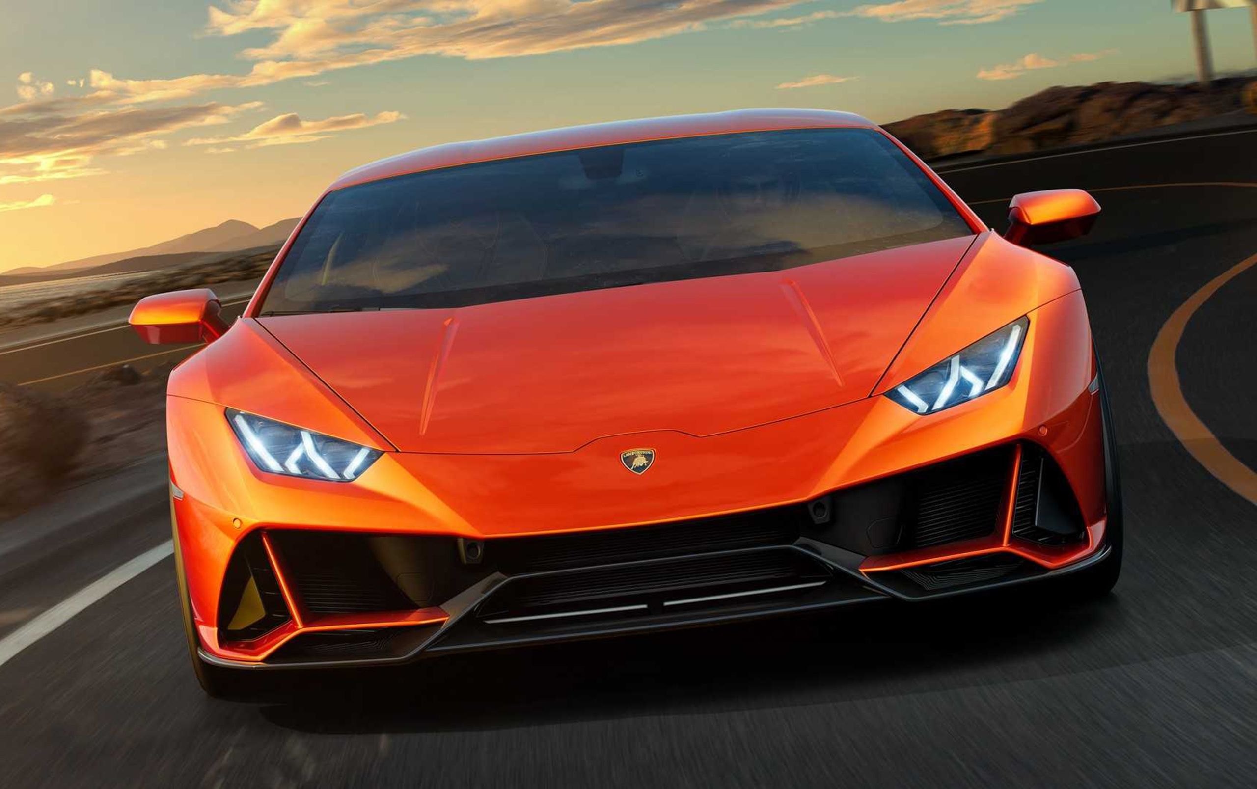 Lamborghini Huracan EVO is your next desktop wallpaper