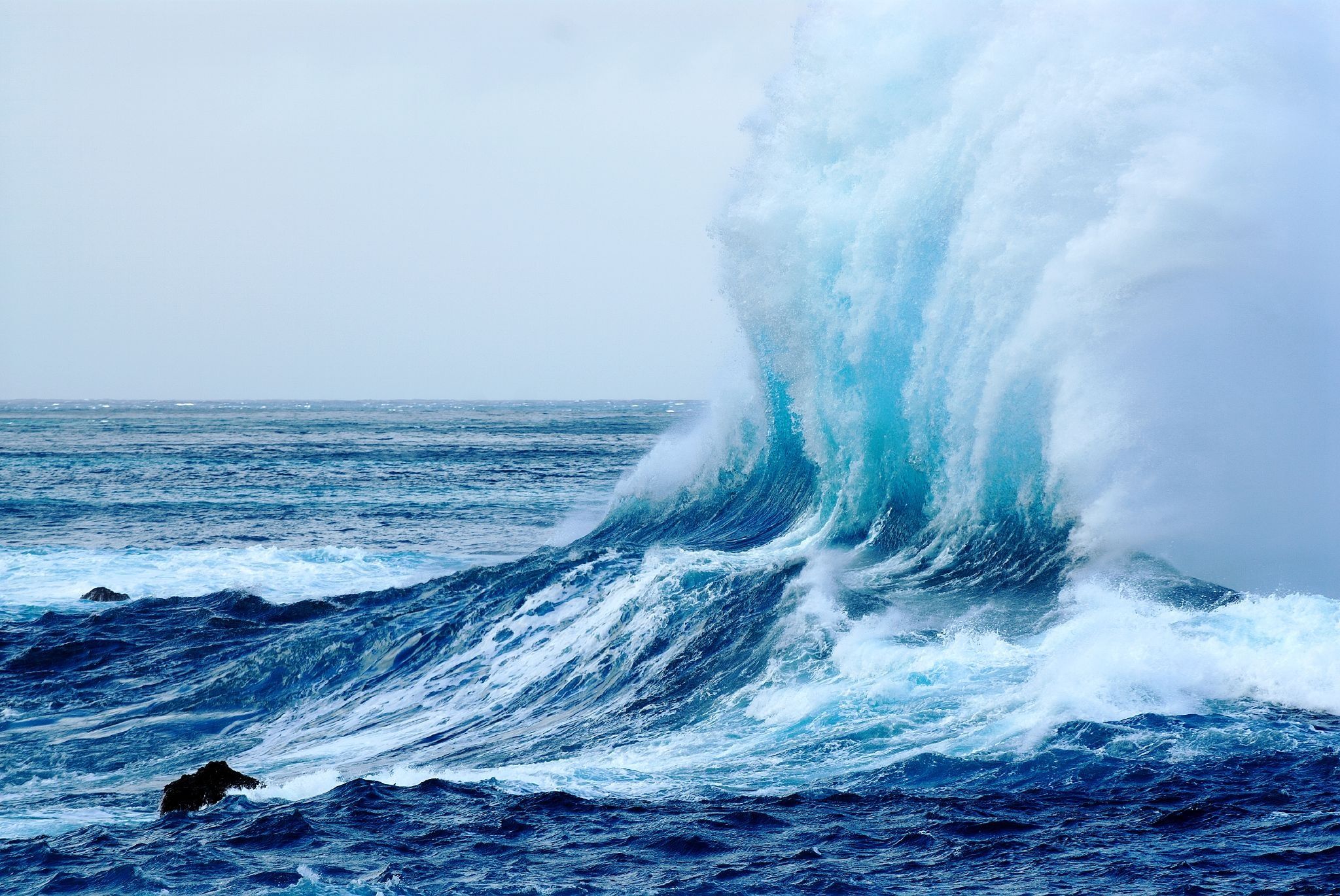 Download 2048x1370 sea waves splashes landscape ocean wallpaper