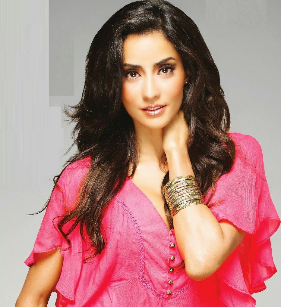 Paola Nuñez Wallpaper worlds 4u