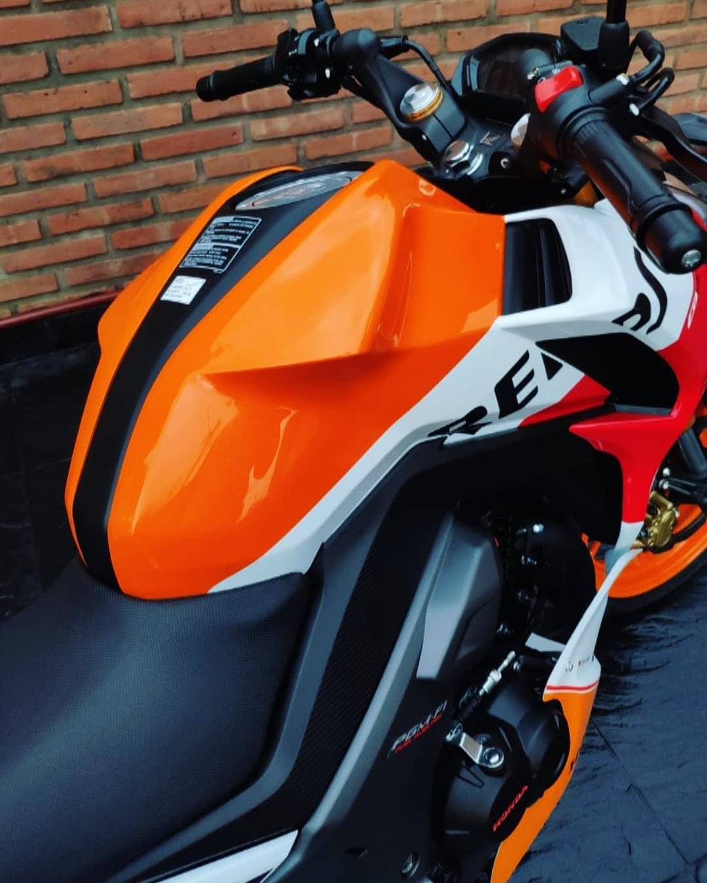 Honda CB 190R Repsol wallpaper