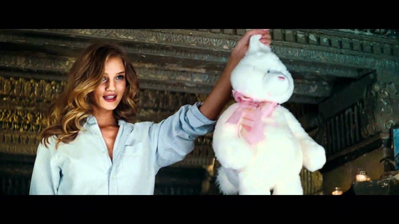 Rosie Huntington opening scene Transformers 3 [1080p]