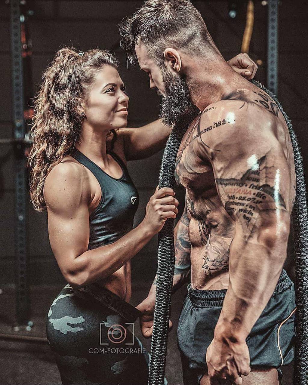 Fitness couple wallpaper