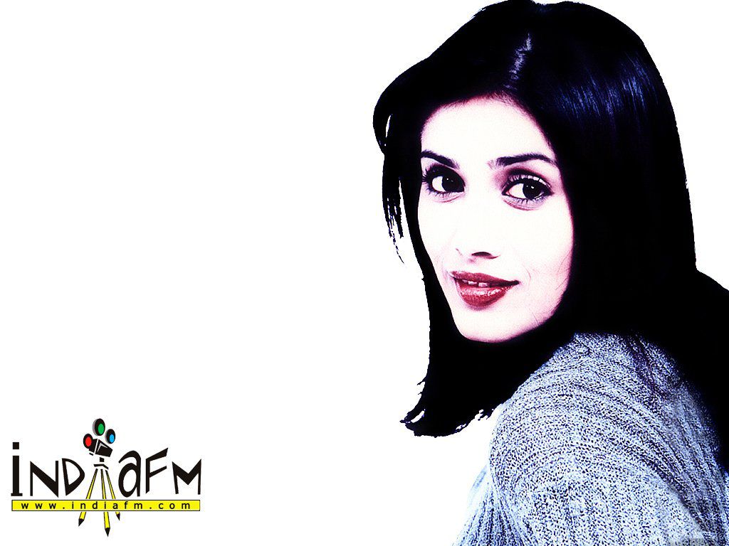 Dil Chahta Hai 2001 Wallpaper. Sonali Kulkarni 5