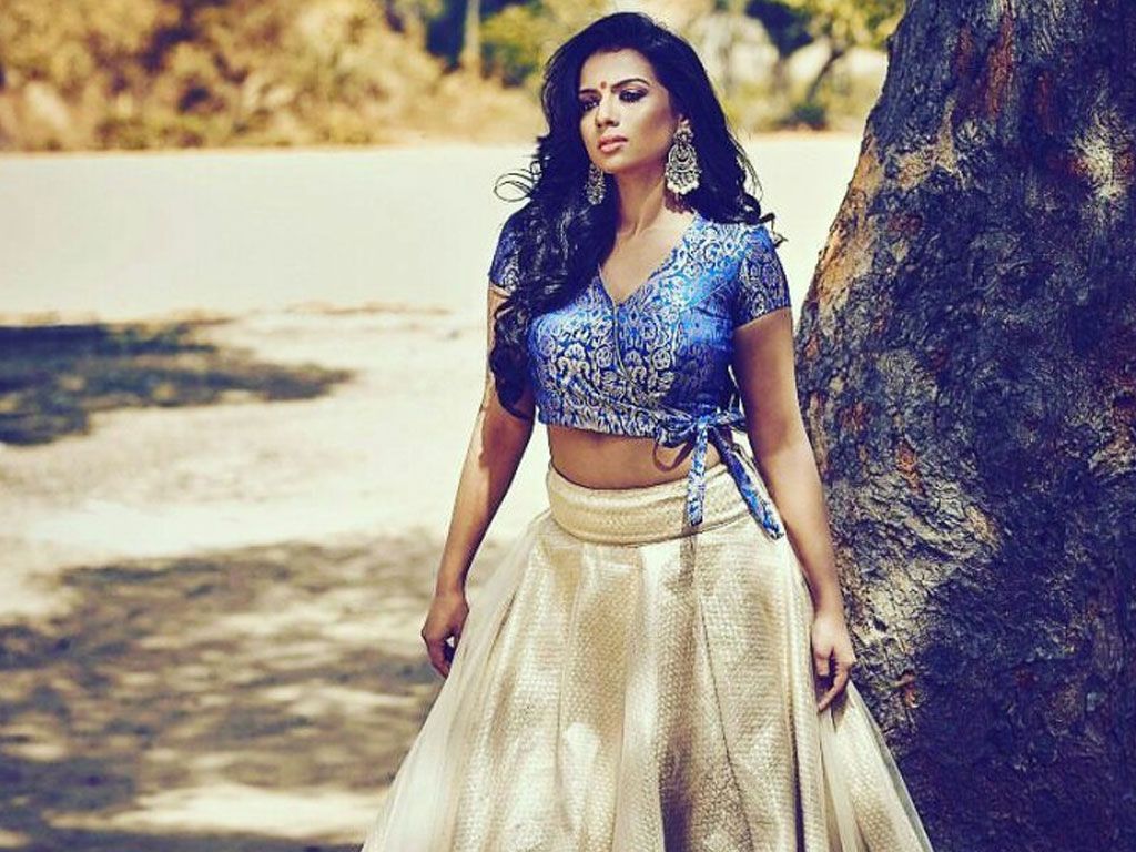 Shruthi Hariharan HD Wallpaper. Latest Shruthi Hariharan