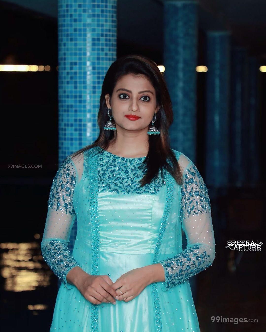 Priyanka Nair Hot HD Photo & Wallpaper for mobile